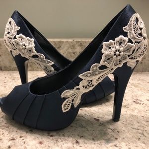 Lulu Townsend Lace Navy Blue Bridal Shoe Heel 9